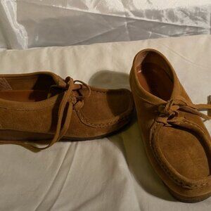 Women’s Clark’s Shoes (Sz 8)